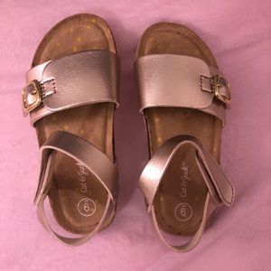 NWOT toddler girls Cat & Jack gold sandals
